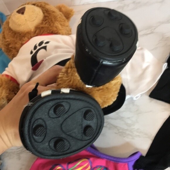 Build a bear BAB brown teddy bear plush with soccer shoes and outfits bundle - Picture 13 of 14